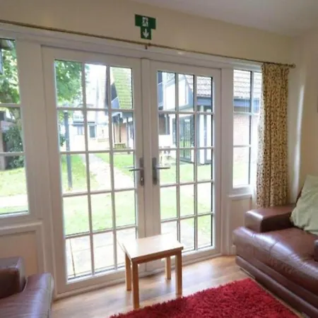 36 Tudor Court, Tolroy Manor