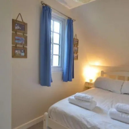 Campsite 36 Tudor Court, Tolroy Manor Saint Erth