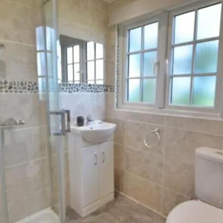36 Tudor Court, Tolroy Manor